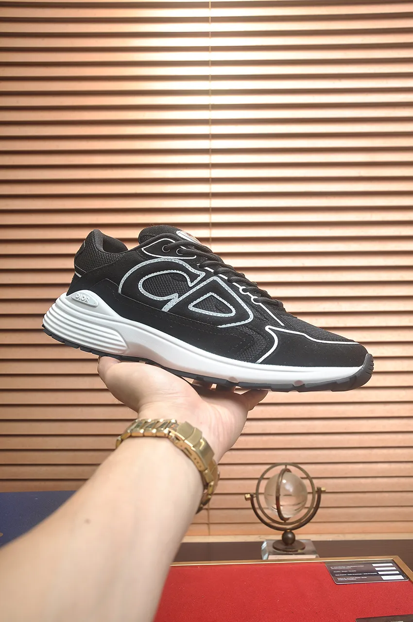 Men's men's shoes 💰: 500💶 (top original order) Brand: Dior (Dior) Standard code: Men's code 38-44 (45 customized) Grade: Same as the official website Material: Top original cowhide spliced ​​together Original wear-resistant and lightweight outsole Style category: Fashionable casual shoes Distinguished luxury brand elements top luxury Color: Actual picture color
